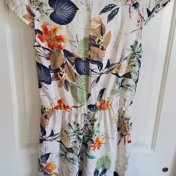 Cute Floral Botanical Print Romper with bow - Picture 4 of 5
